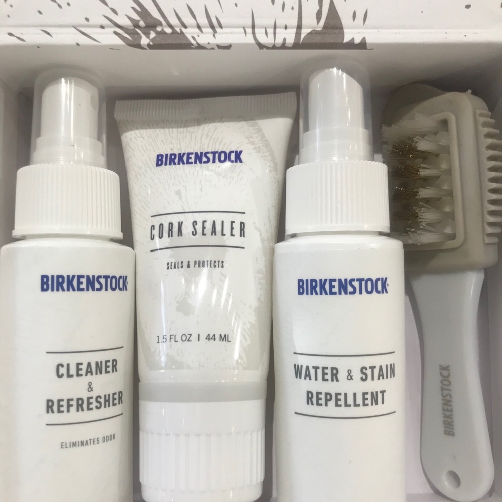 Birkenstock’s cleaning kit - Picture 2 of 2